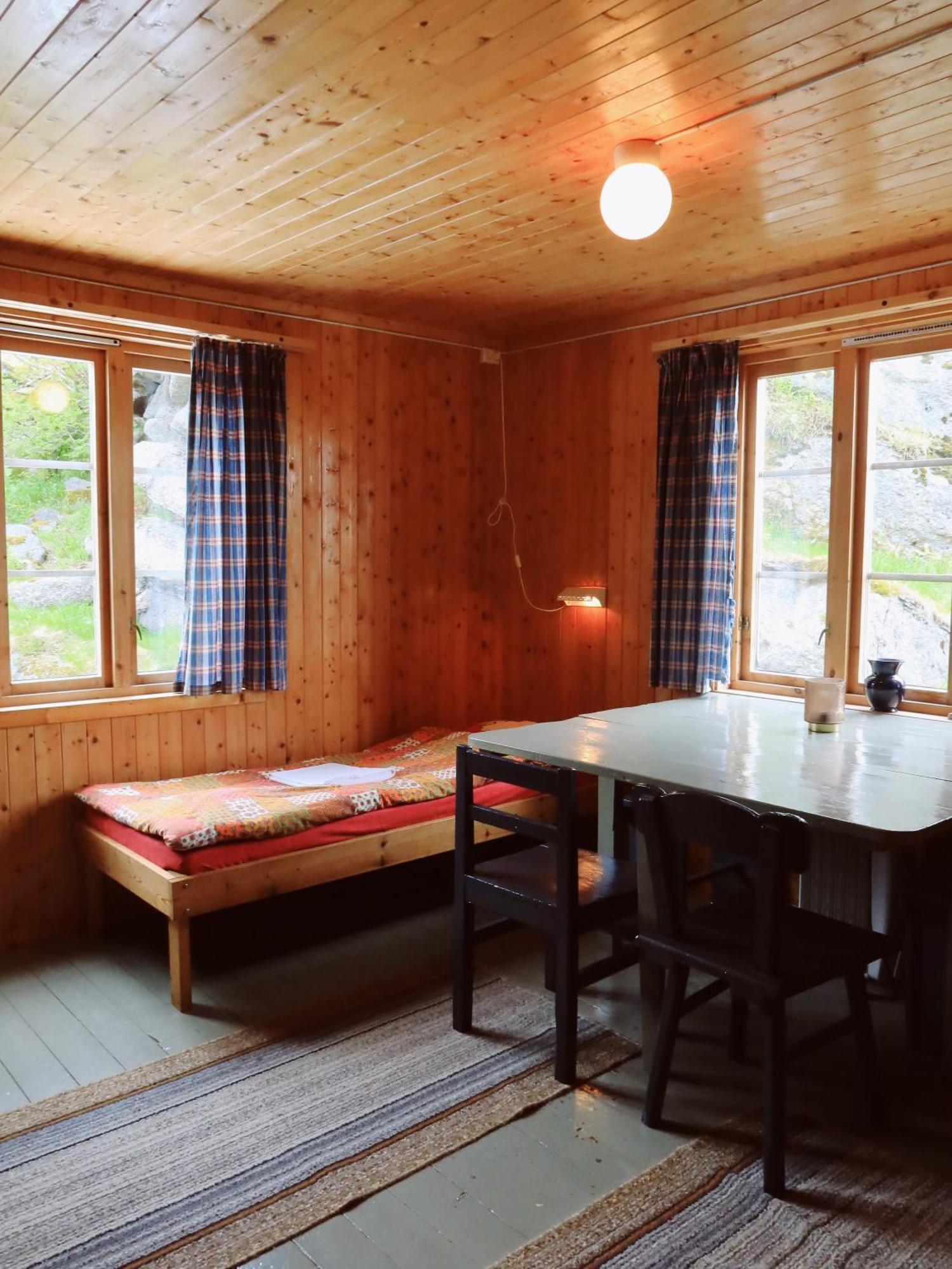 Stamsund Hostel *